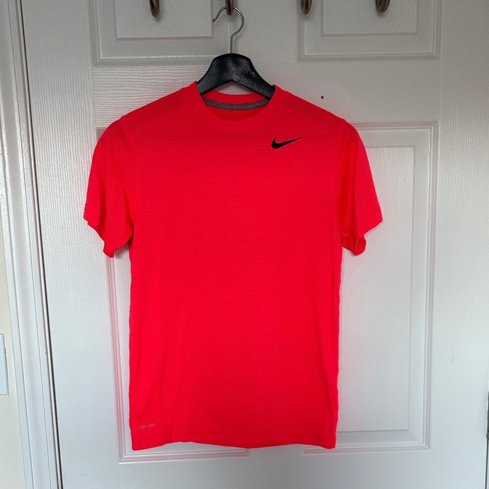 Nike Short Sleeve Tee